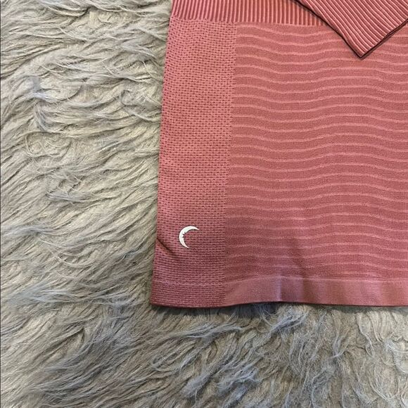 ZYIA Women’s Earth Rose Ripple Tech Pullover‎ - Picture 4 of 4